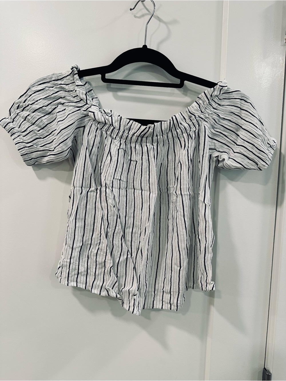 Bershka Cream & Dark Navy Striped Puff Sleeve Blouse Size S